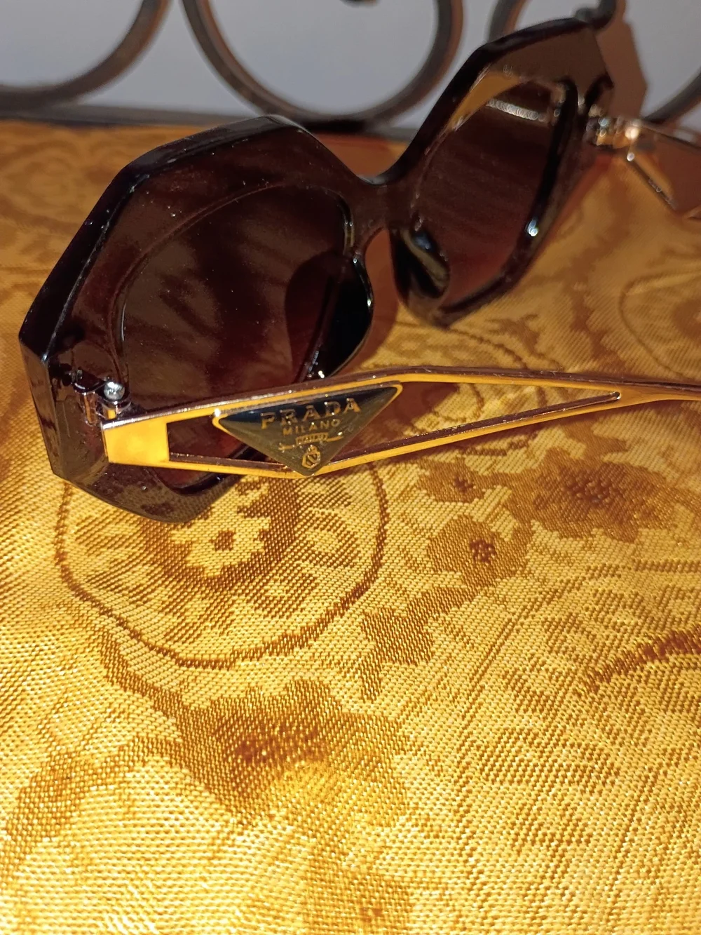 Prada PR 16WS Burgundy Ombre Geometric Sunglasses Open Gold Wire Logo Arm